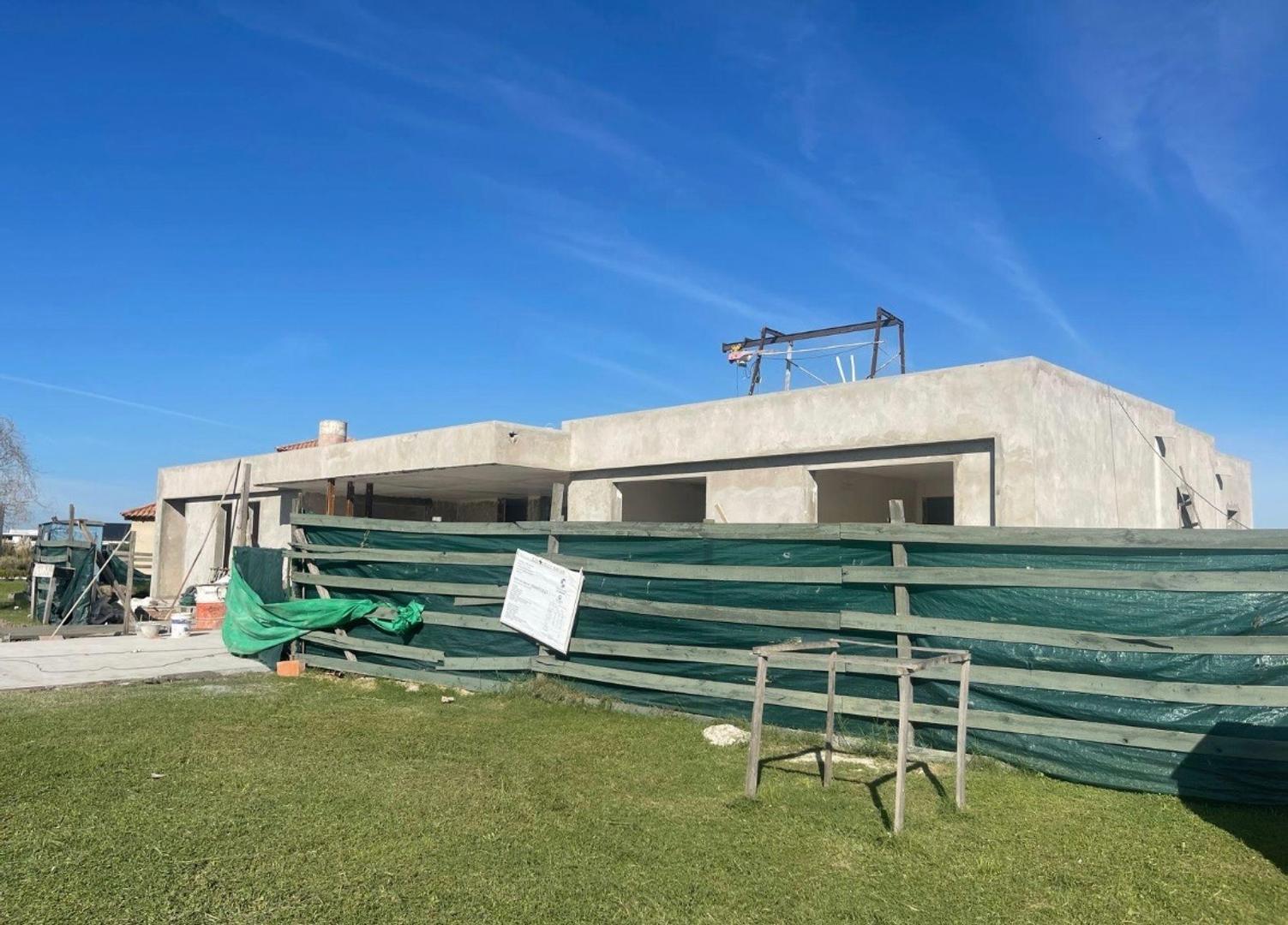 Casa 5 ambientes con 3 baños