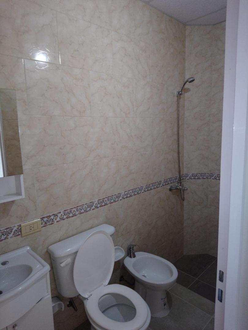 Departamento en alquiler con cochera en Luis aguilón