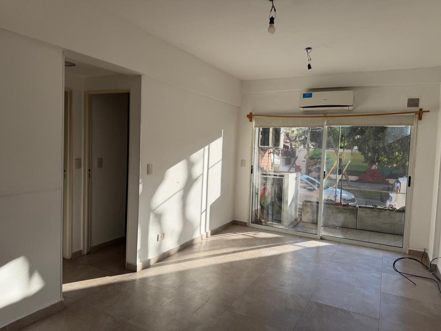 Departamento en Alquiler en Jose Marmol, $ 550.000