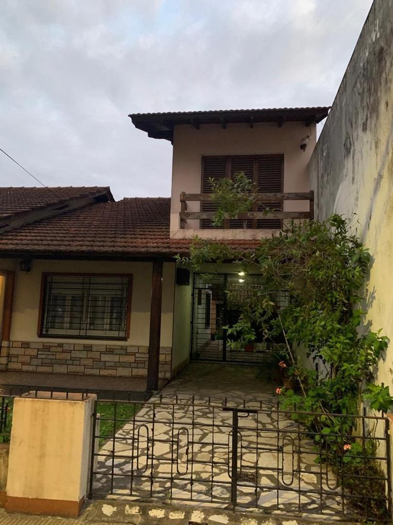 Casa en Venta con 4 cocheras