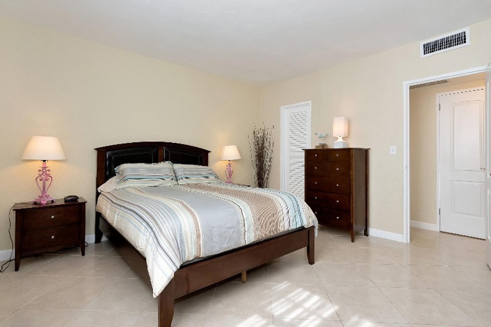 MIAMI HOLLYWOOD ALQ.TEMPORARIO DE DPTOS / AUTOS / PASAJES