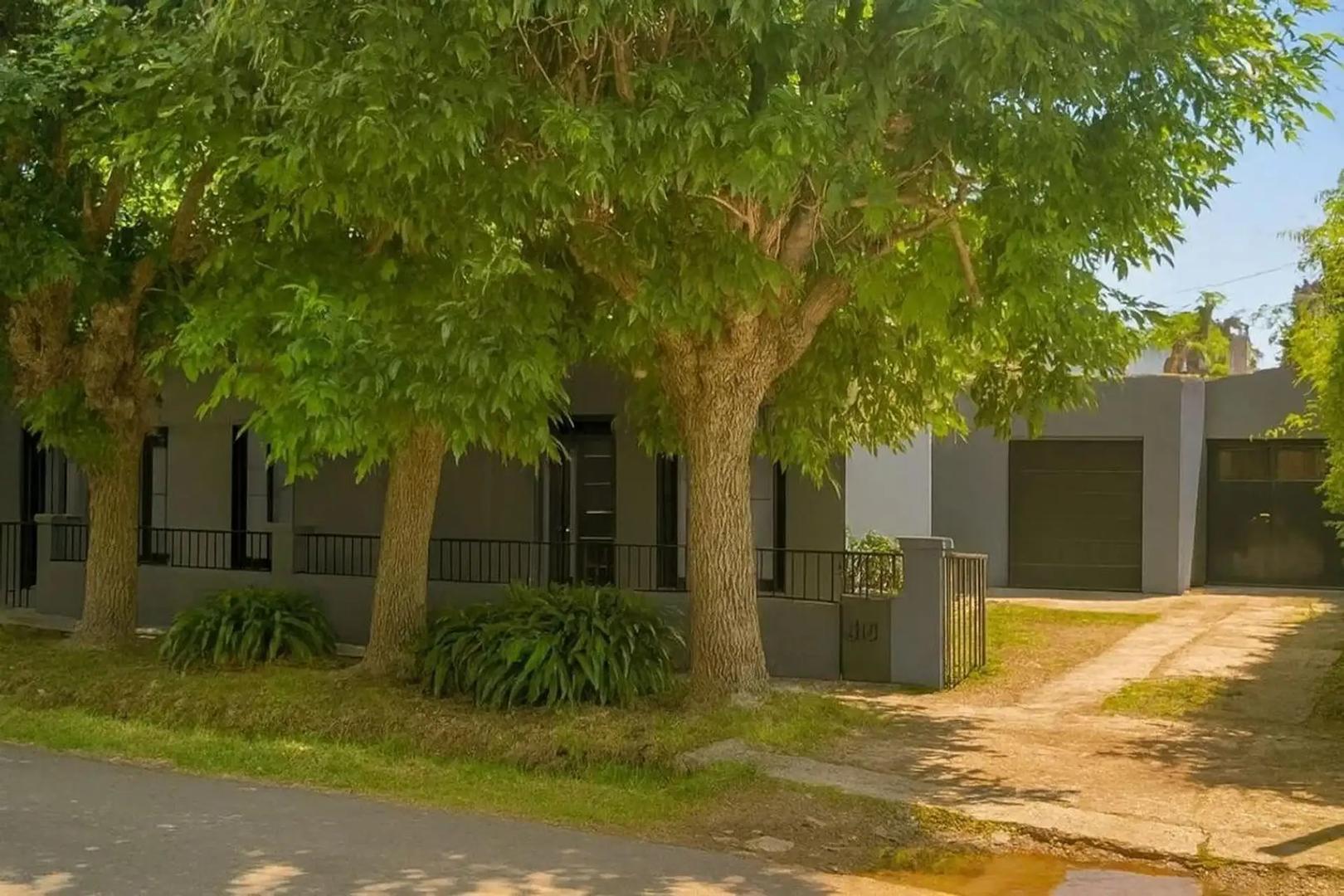 CASA EN VENTA CITY BELL ENTRE CAMINOS TODO PLANTA BAJA 3 DOR