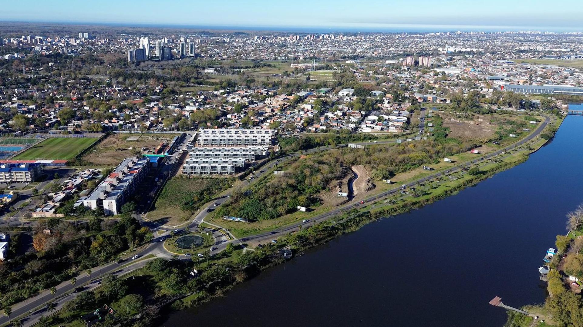 Casa en Alquiler con 1 cochera