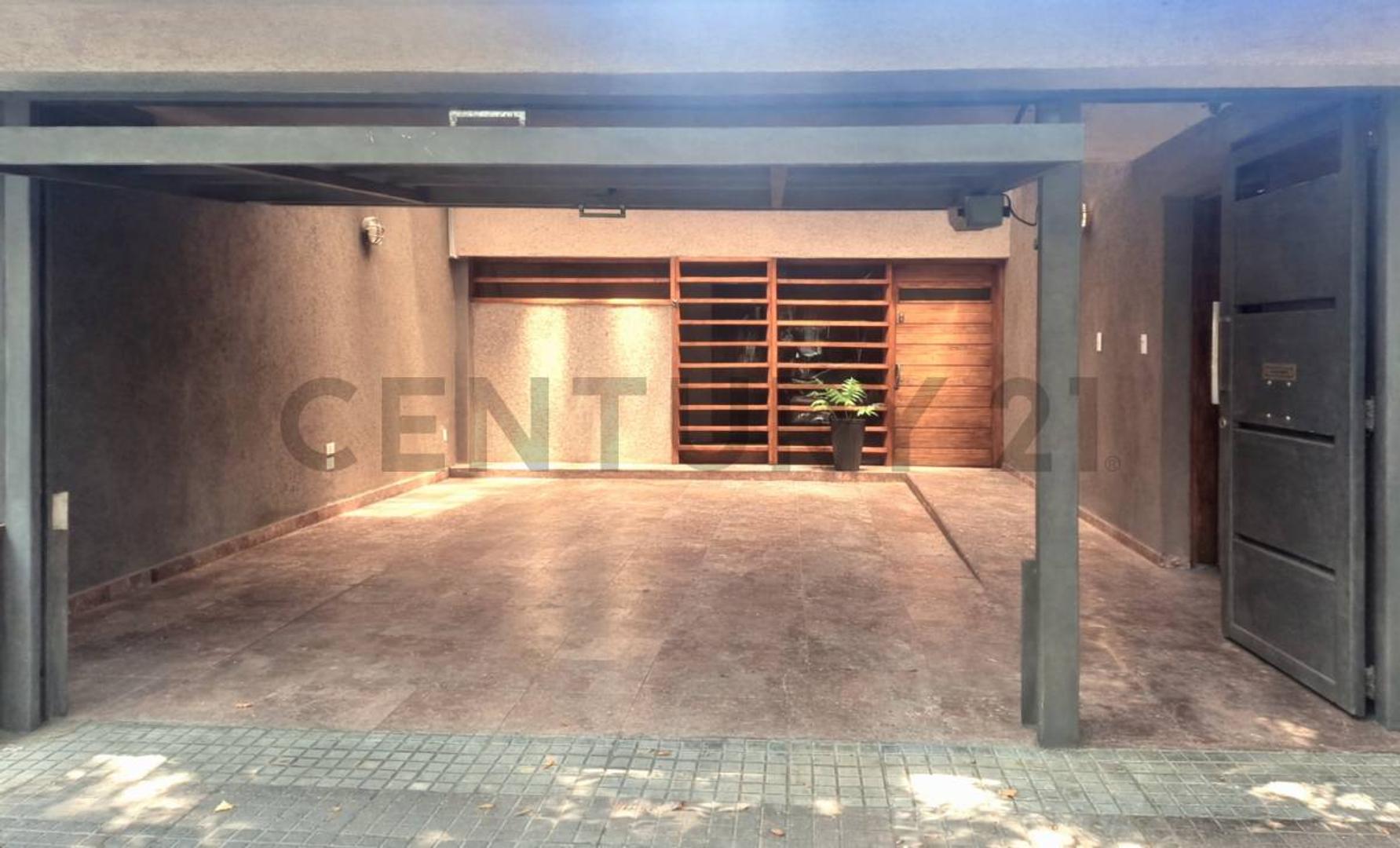 3 entre 38 y 39. Casa en Venta de 4 dormitorios La Plata