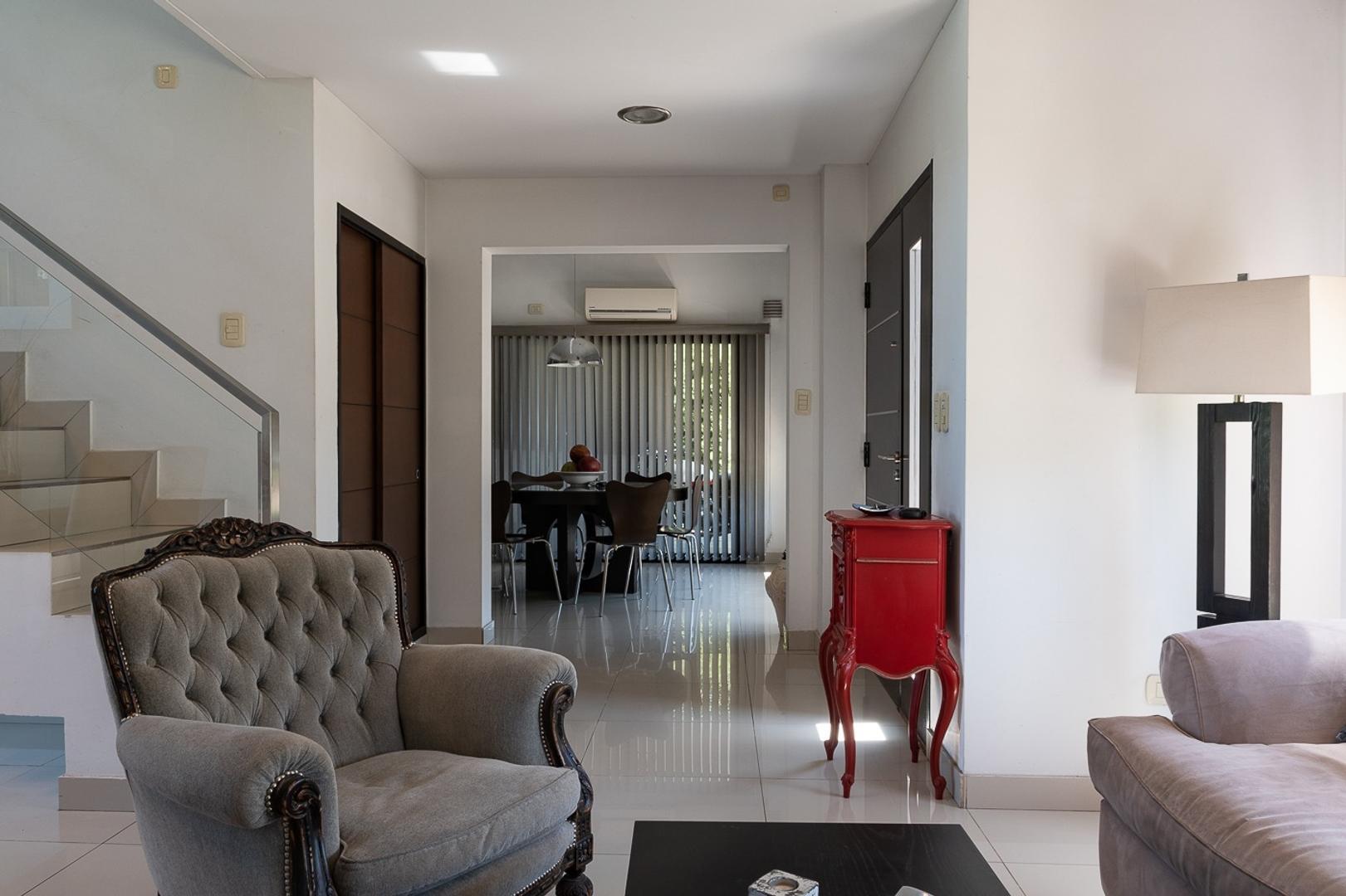 Casa 4 ambientes con 3 baños