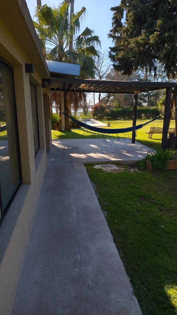 Casa 4 ambientes con 3 baños