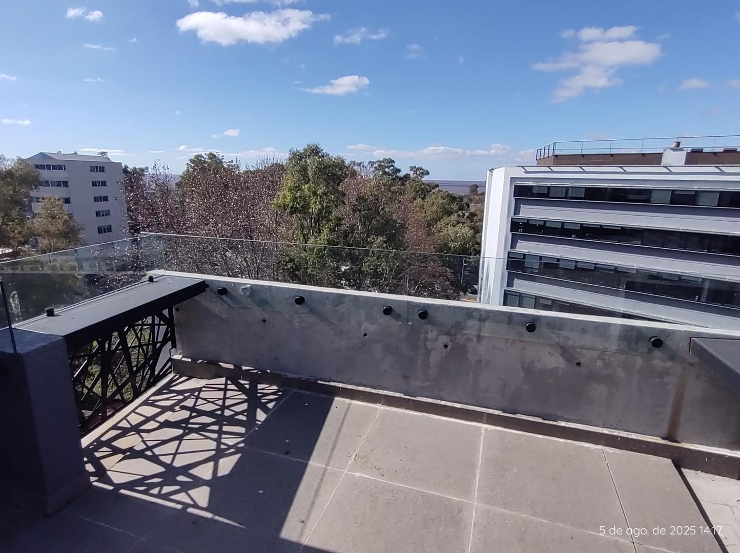 DEPTO. DE 4 AMB EN DUPLX CON BALCON Y TERRAZA PROPIA  5ºC