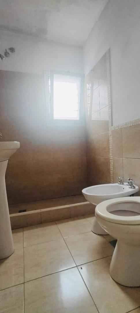 Arguello, 3d 2b con cochera y patio amplio