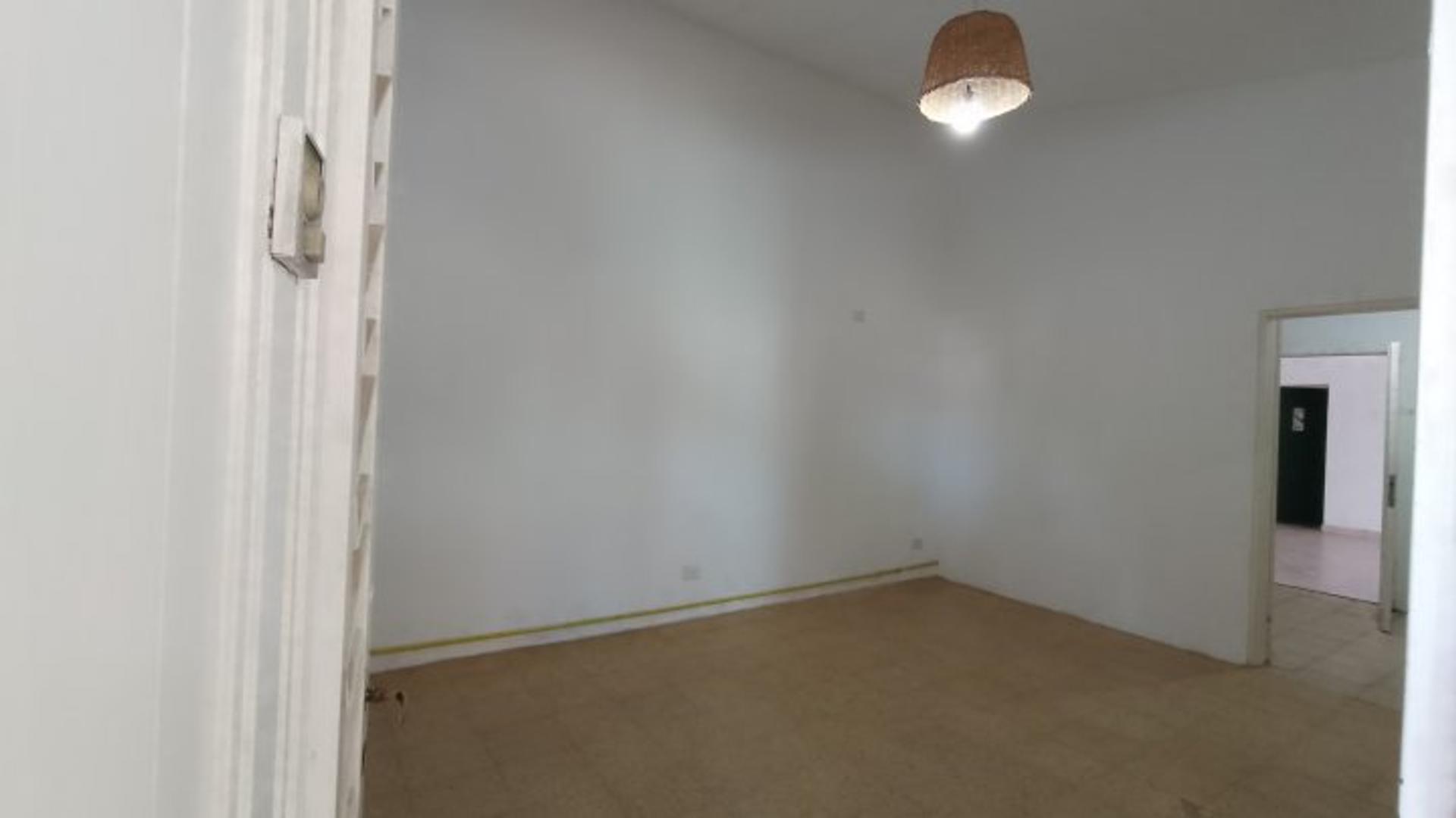 Casa 2 ambientes con 2 baños