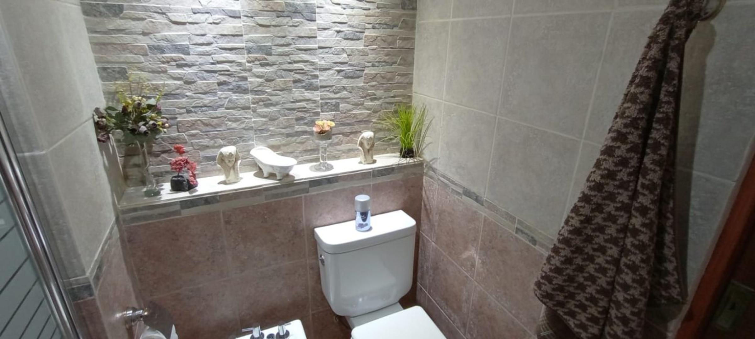 2 casas en excelente estado, en buena ubicación 