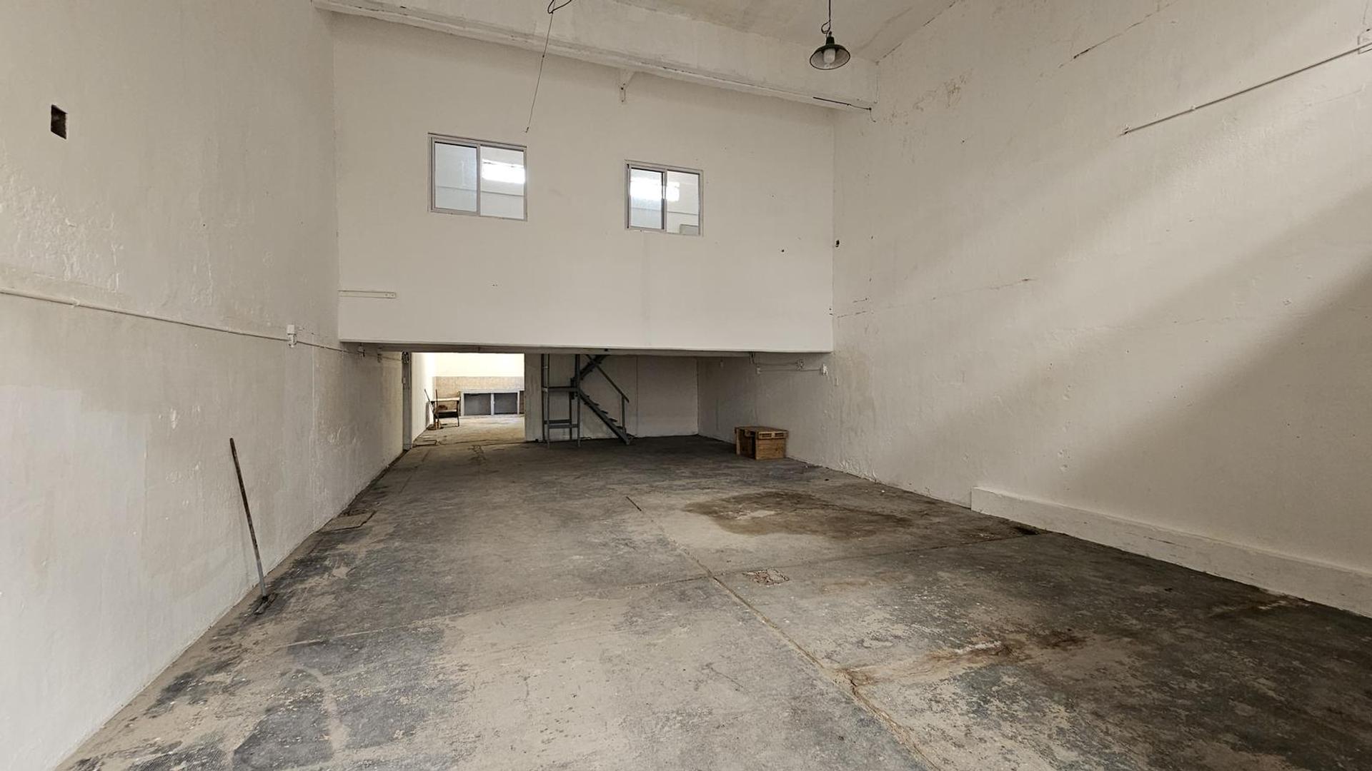 Galpon en Alquiler 45  mts Fondo