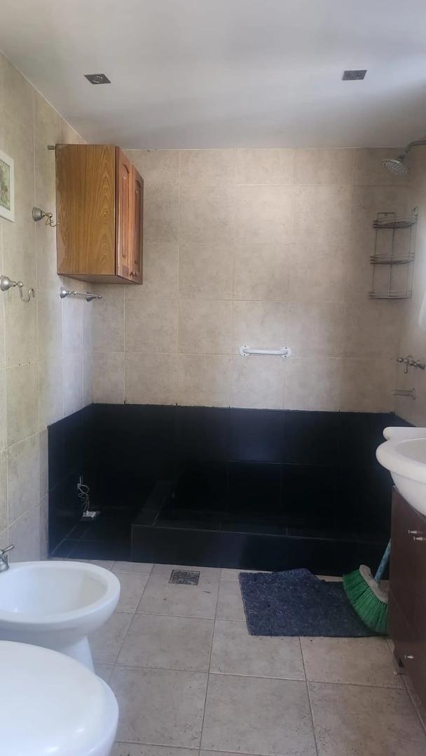 Casa en venta c/ cochera en Loma Verde