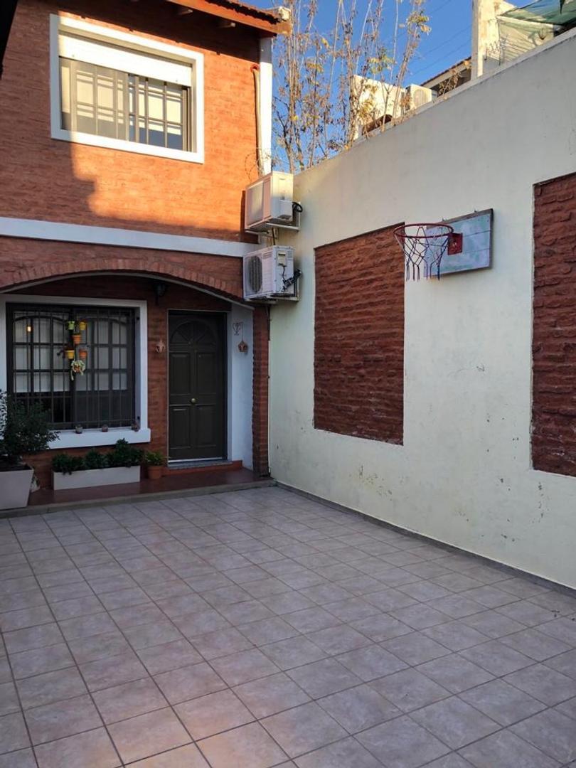 DUPLEX 3 AMBIENTES c/ amb amplios y muy buena ubicación