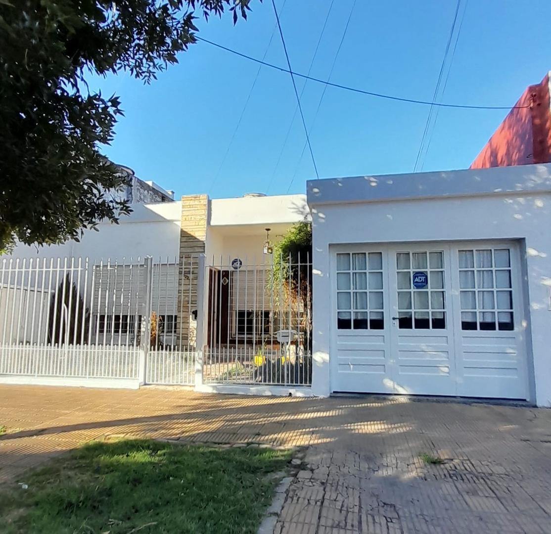 CASA LOTE 8.66 X 29 EXCELENTE ZONA