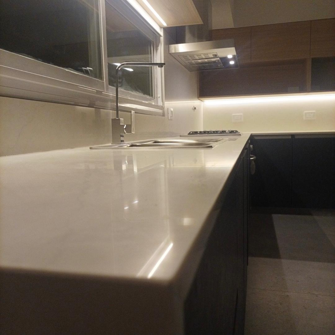 Casa 5 ambientes con 4 baños