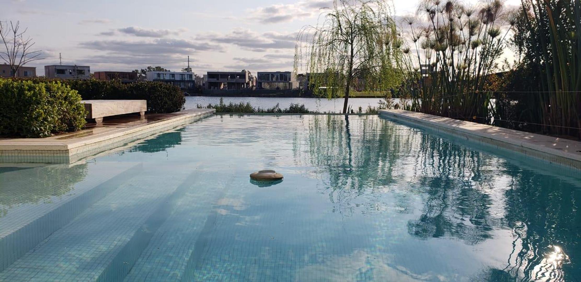 Casa a la Laguna en Tipas