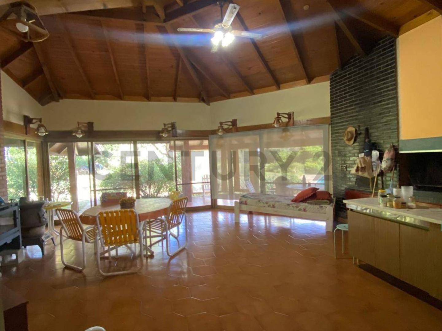 Venta de Casa con Pileta y Chalet son 4  DORMITORIOS, Santa Rosa de Calamuchita