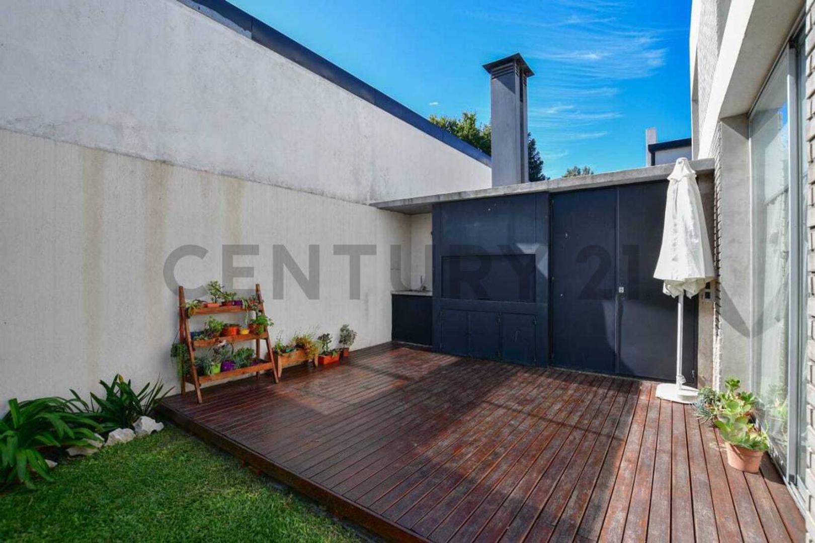 Duplex en alquiler en complejo 467 entre 21 y Cno. Gral. Belgrano. City Bell. SUM y Pileta-  Dos dor
