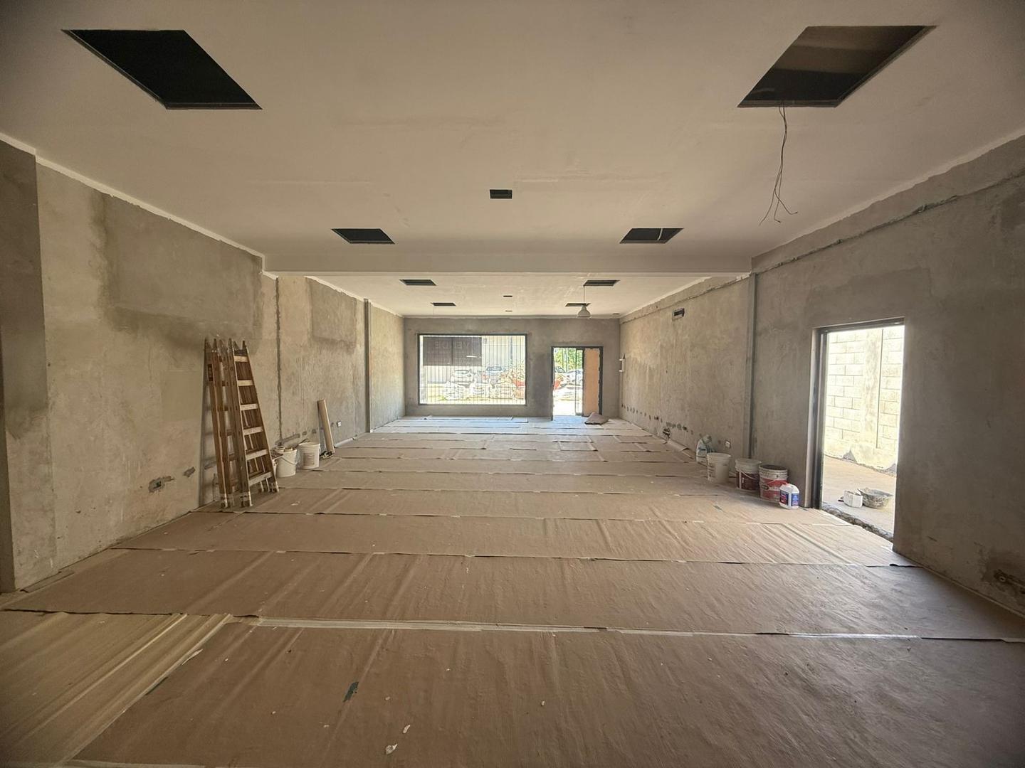 Local en Alquiler en Pilar, USD 2.100