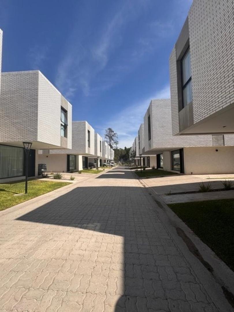 Casa en Venta en Canning, USD 215.000