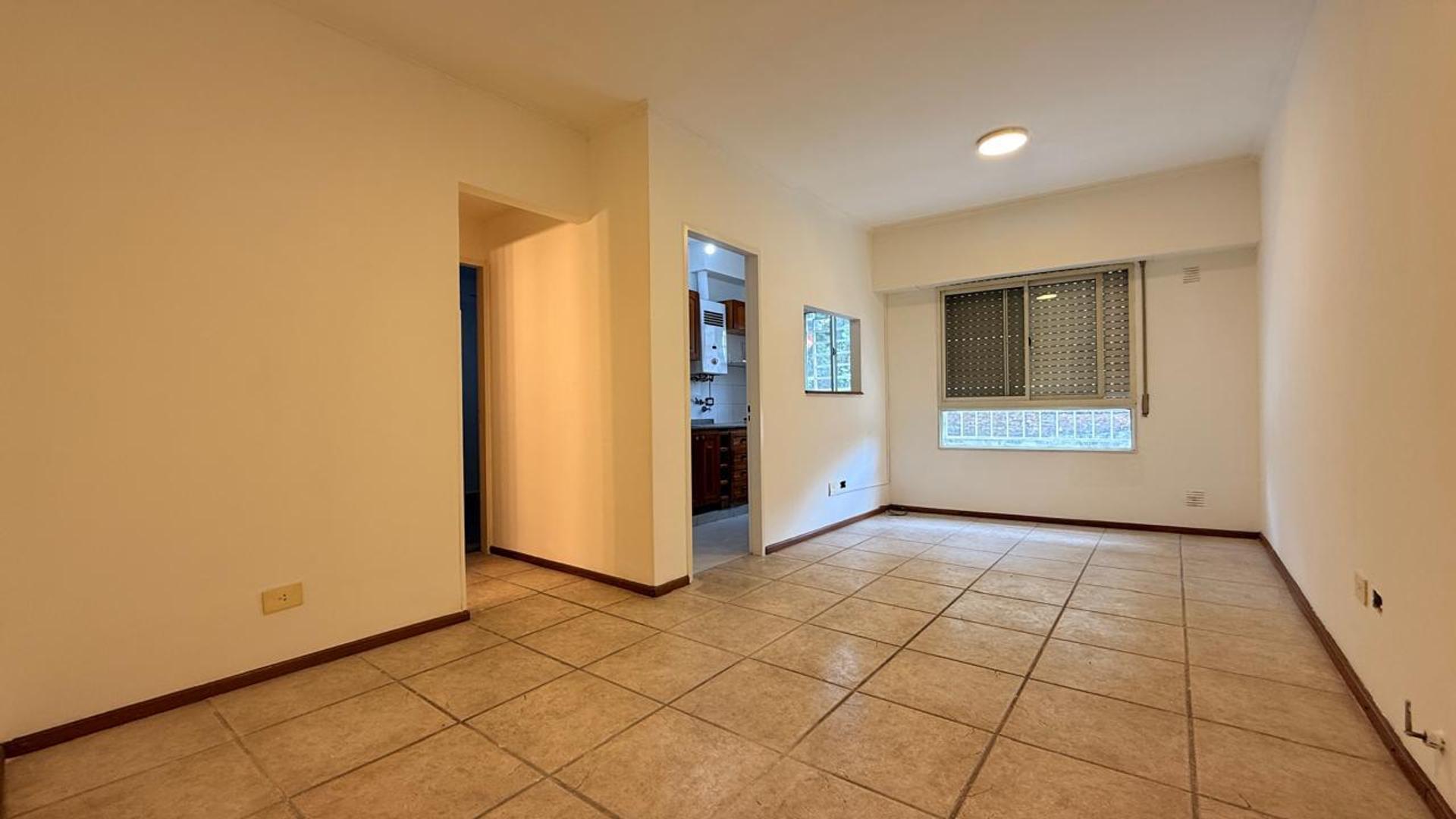 Ayacucho 2436 2400, Piso 1