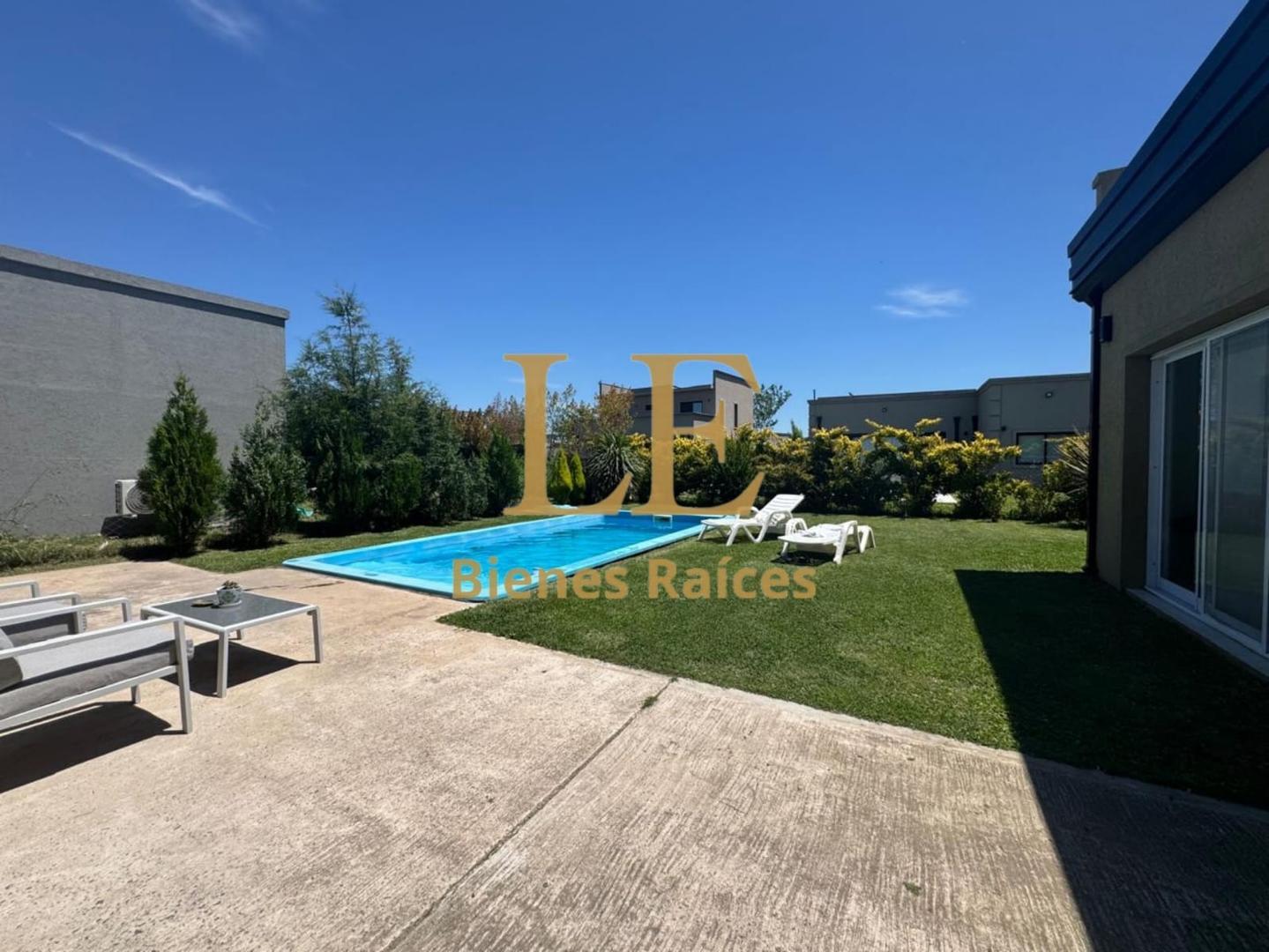 Casa en Venta en Pilar Del Este, USD 235.000