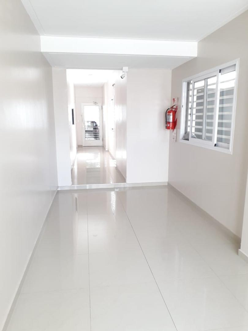 Santiago Del Estero 6800, Piso 1