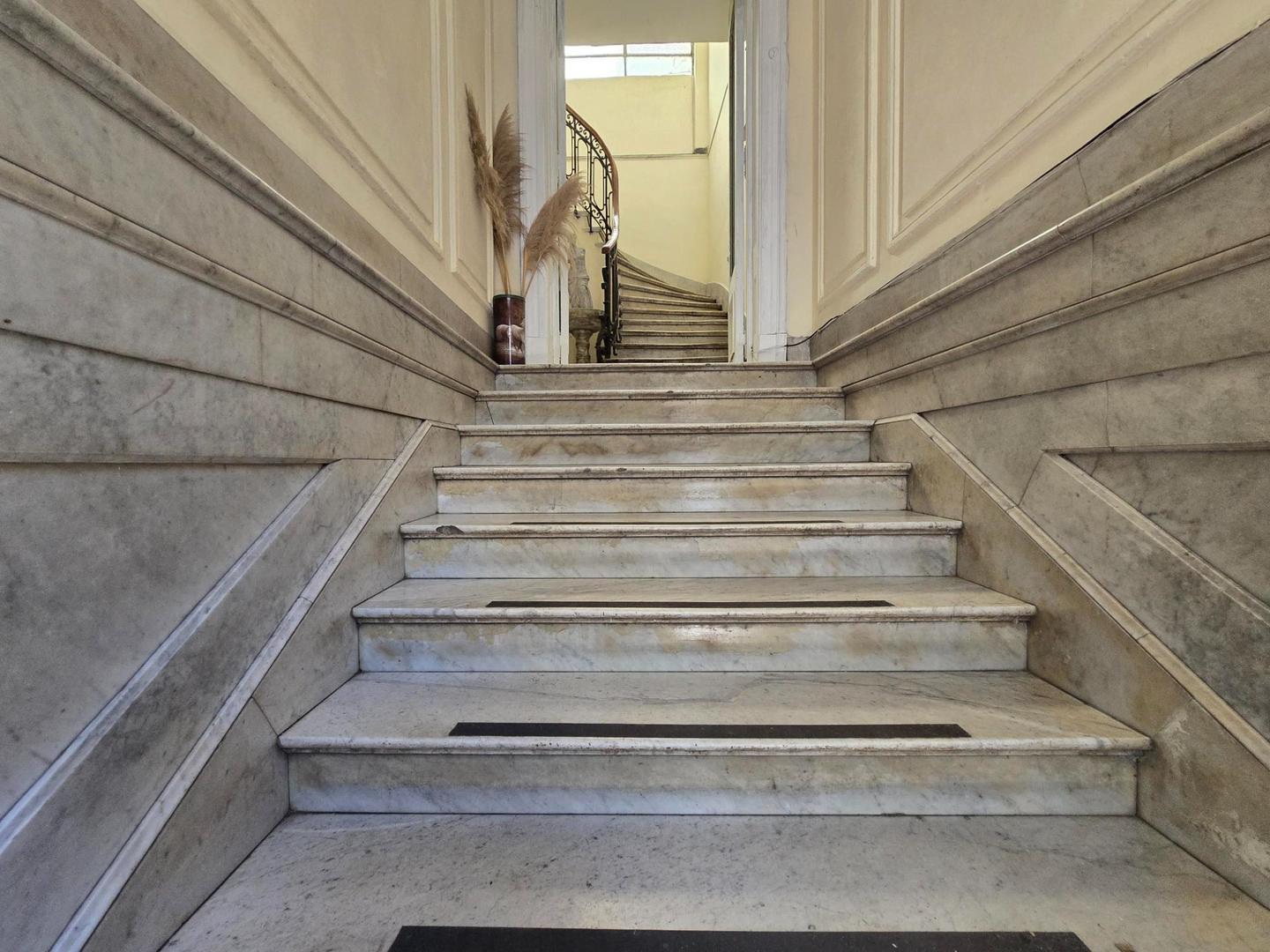 Depto Tipo Casa en Venta de 12 ambientes