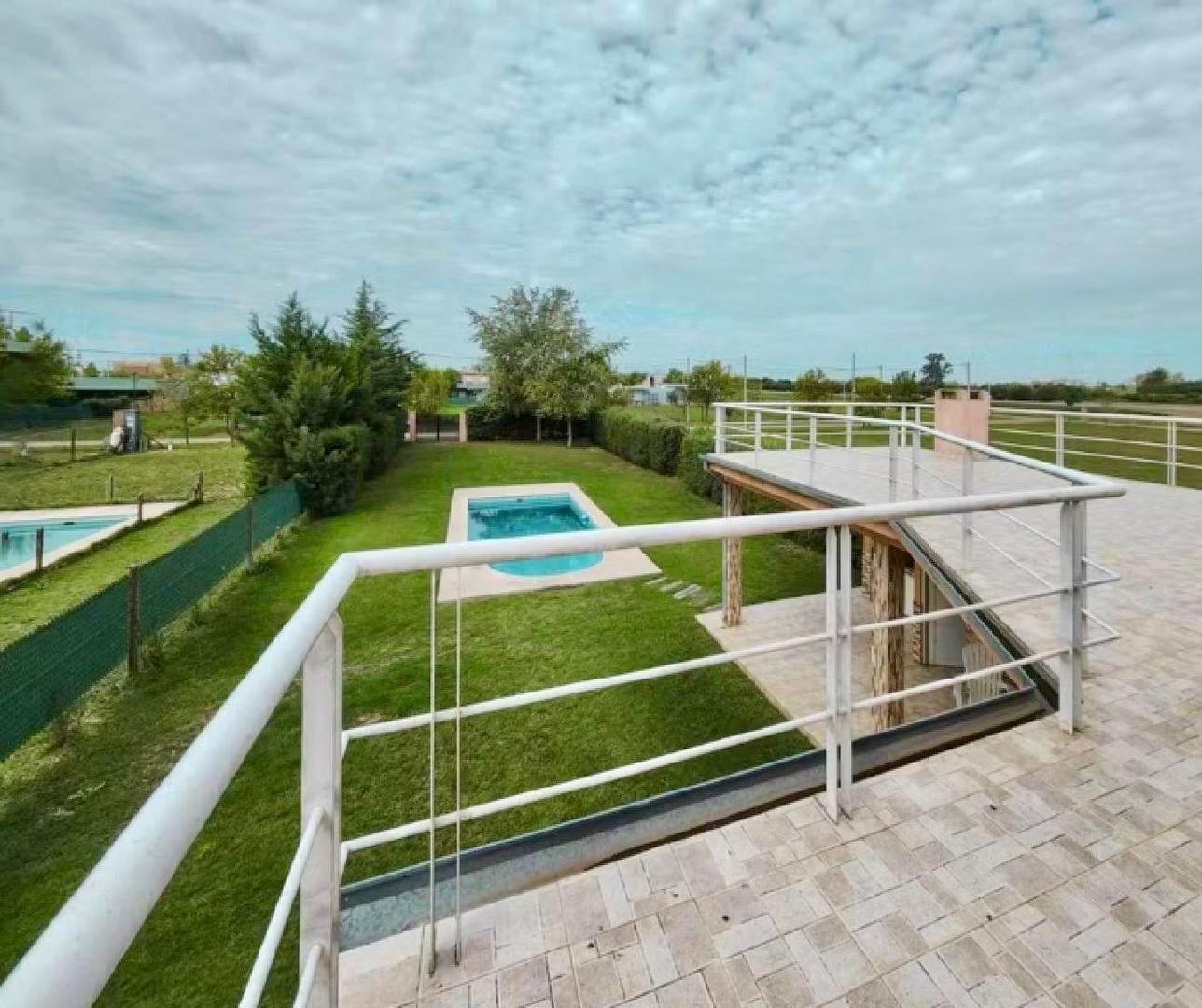 Casa 3 ambientes con 2 baños