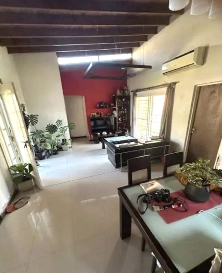 Casa 2 ambientes con 1 baño