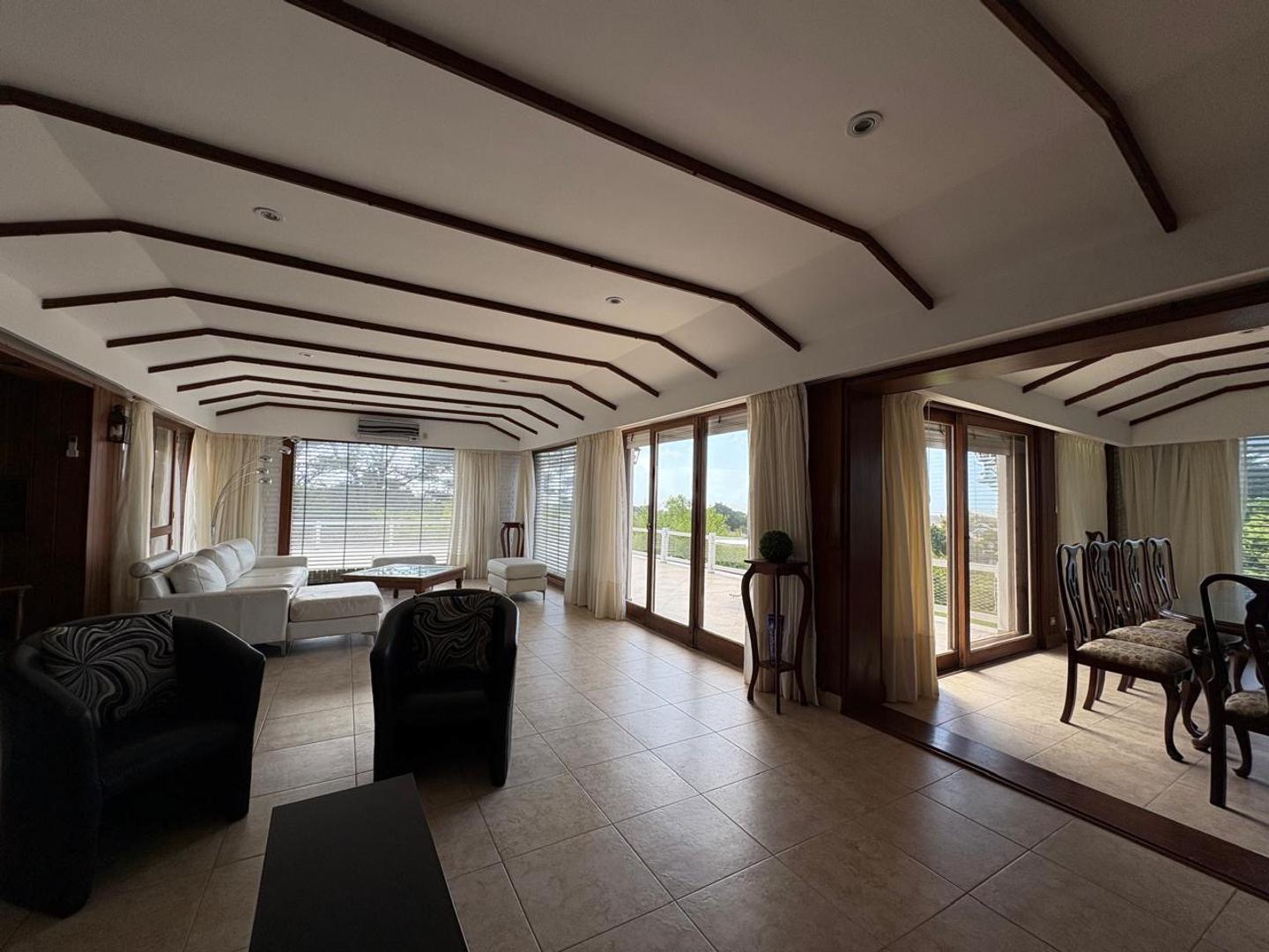 CASA EN VENTA PINAMAR