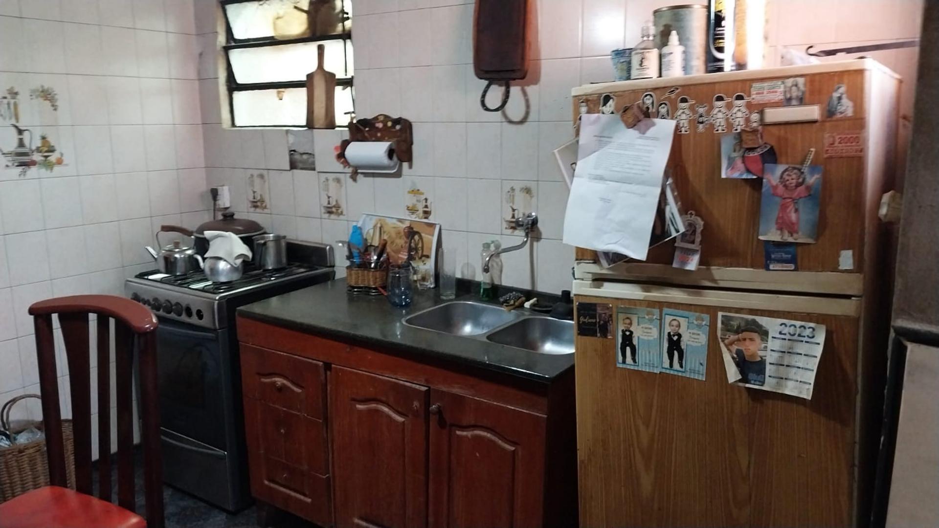 Casa 3 ambientes con 1 baño