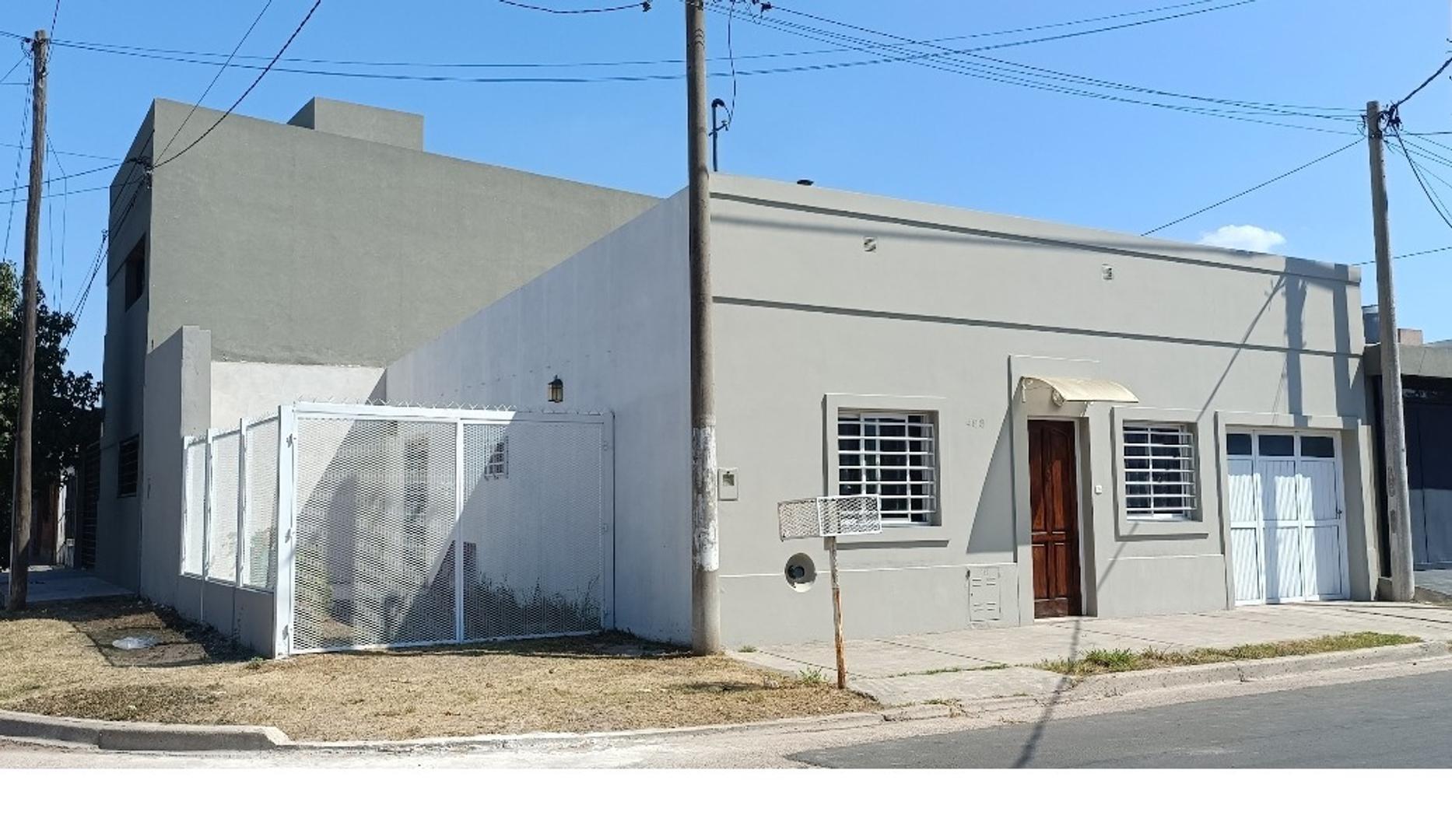 Casa. 85m². Apta profesional. Cochera y patio