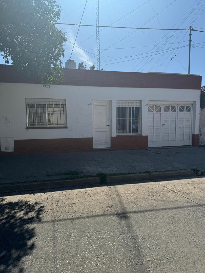CASA EN VENTA EN PERGAMINO CON COCHERA