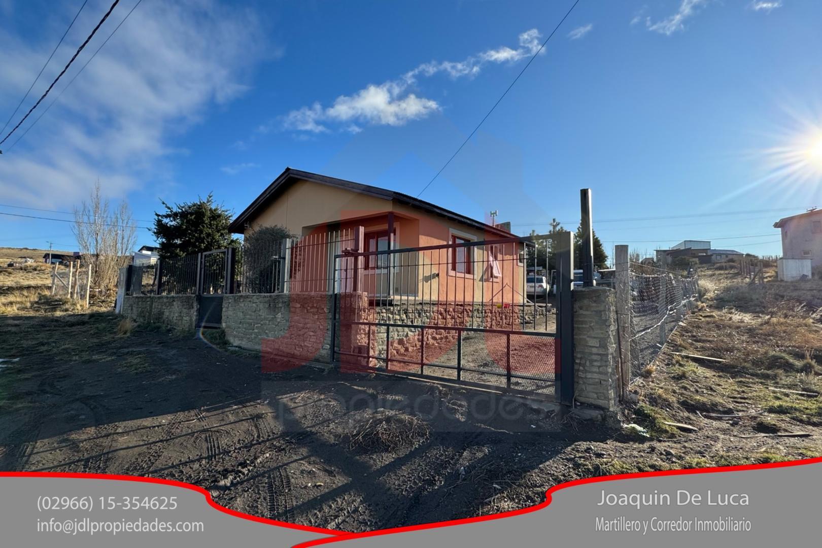 Casa en Venta con 2 cocheras