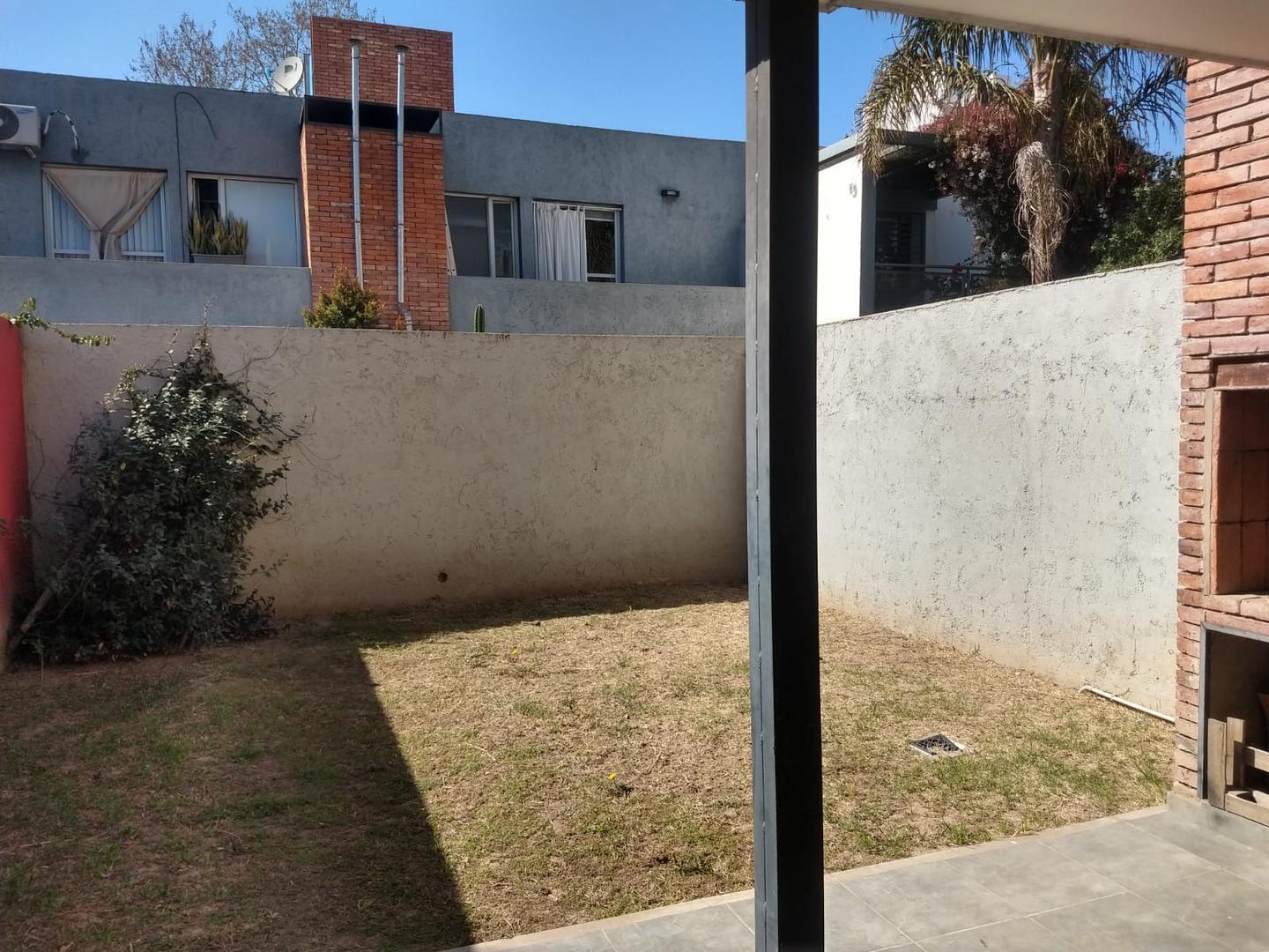 Casa en Alquiler de 3 dormitorios