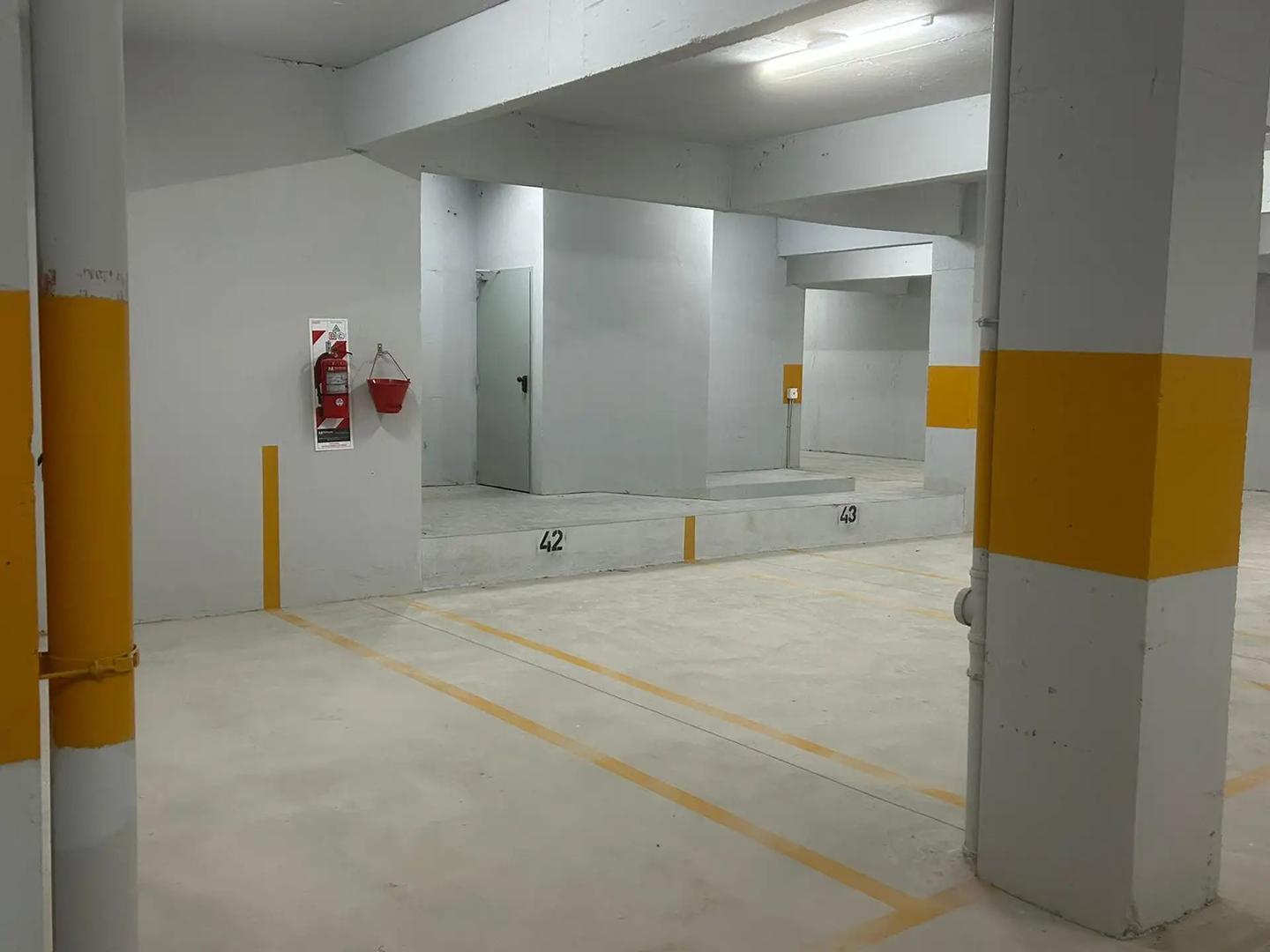 COCHERA CUBIERTA EN ITUZAINGO CENTRO