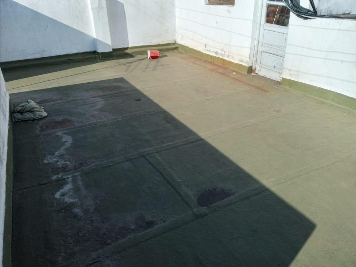 CASA 2 FLIAS CON GALPON EN VENTA VILLEGAS 5300 VILLA DOMINIC