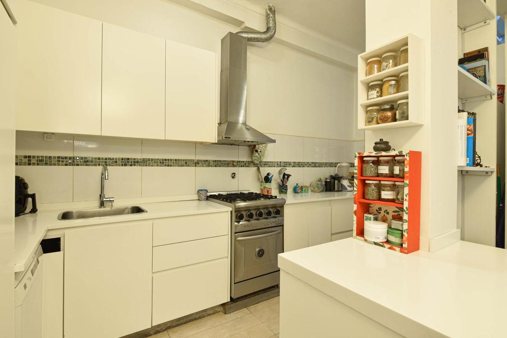 CASA - VENTA - 4 AMB - SUITE - TERRAZA - PARRILLA - BELGRANO R