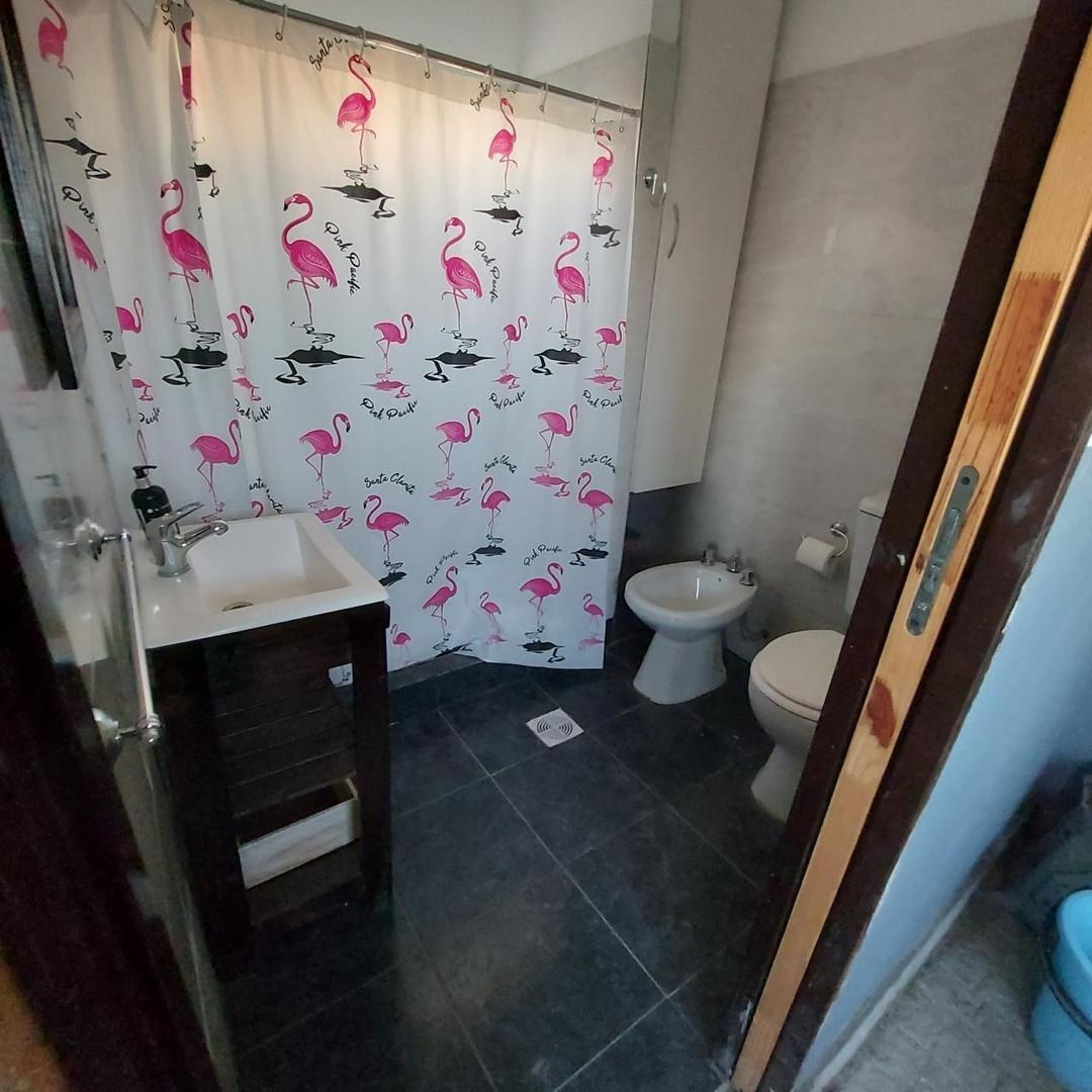 Casa 2 ambientes con 1 baño