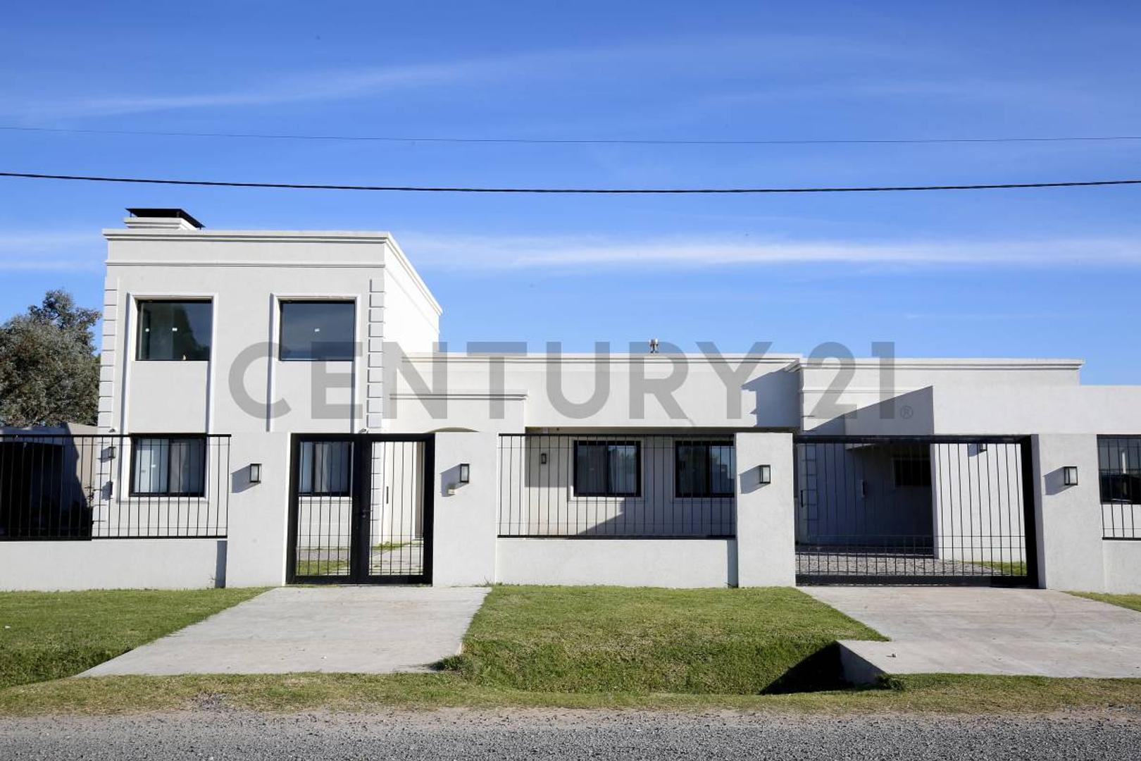 CASA EN VENTA EN BARRIO LA CAÑADA CITY BELL