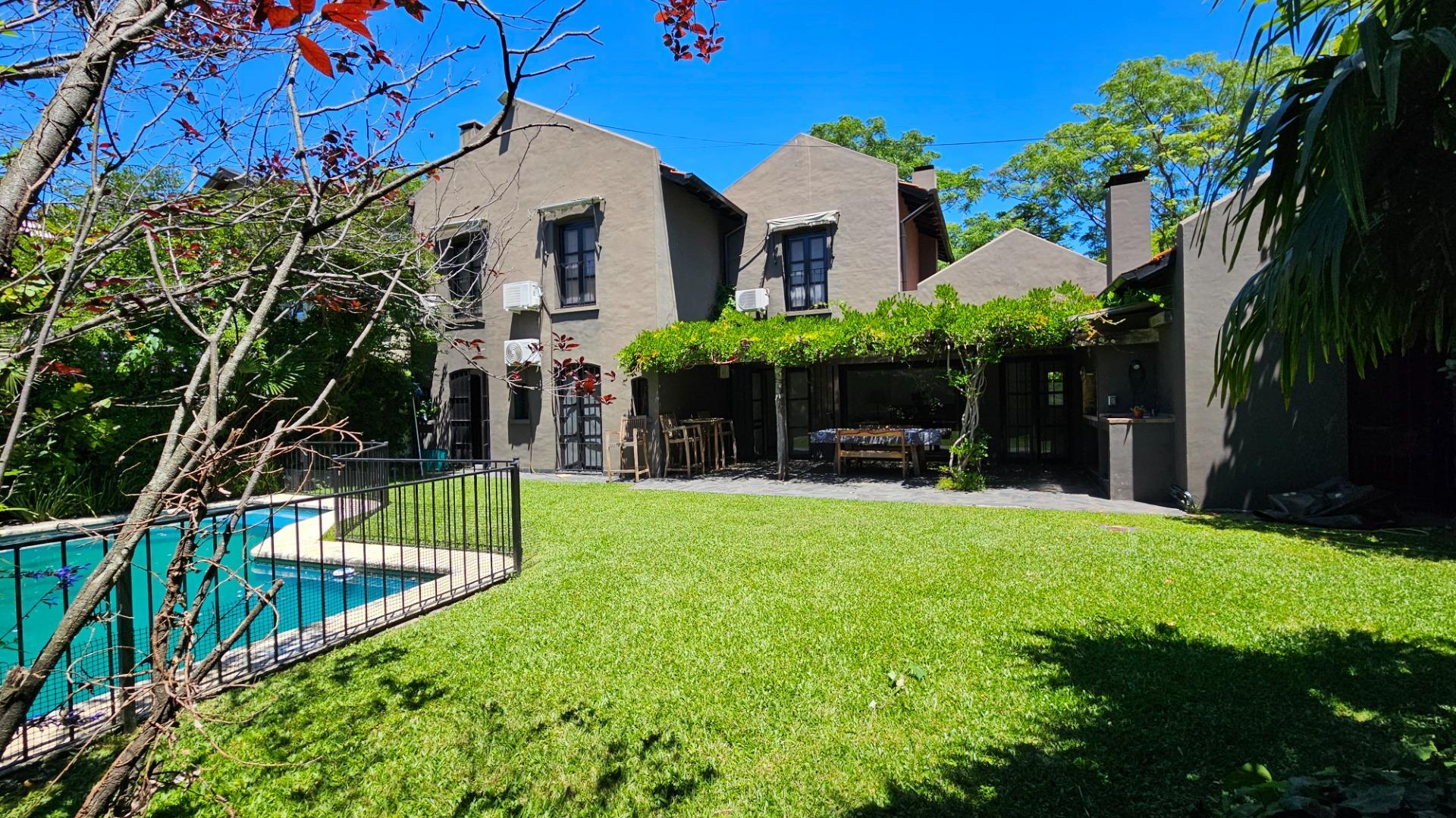 CASA 6 AMBIENTES EN ALQUILER EN MARTINEZ