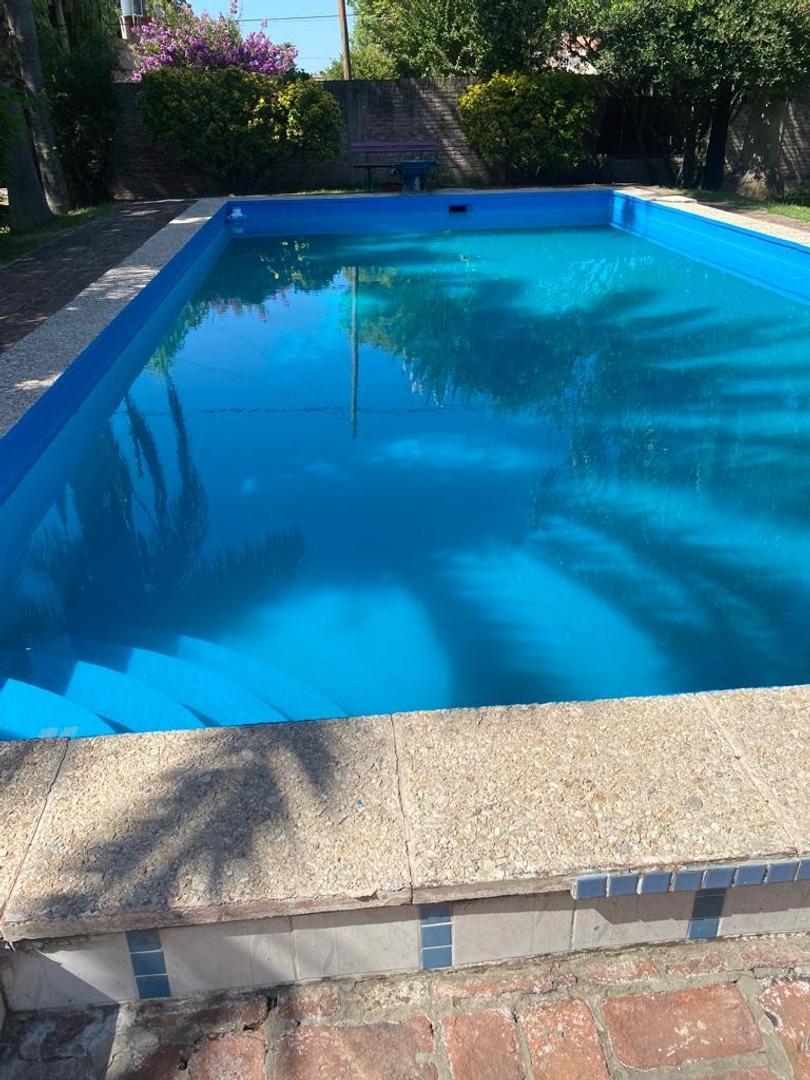 Casa 2 ambientes con 2 baños