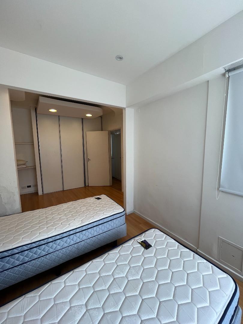 Alquiler. Departamento 3 ambientes. Uruguay y Corrientes.