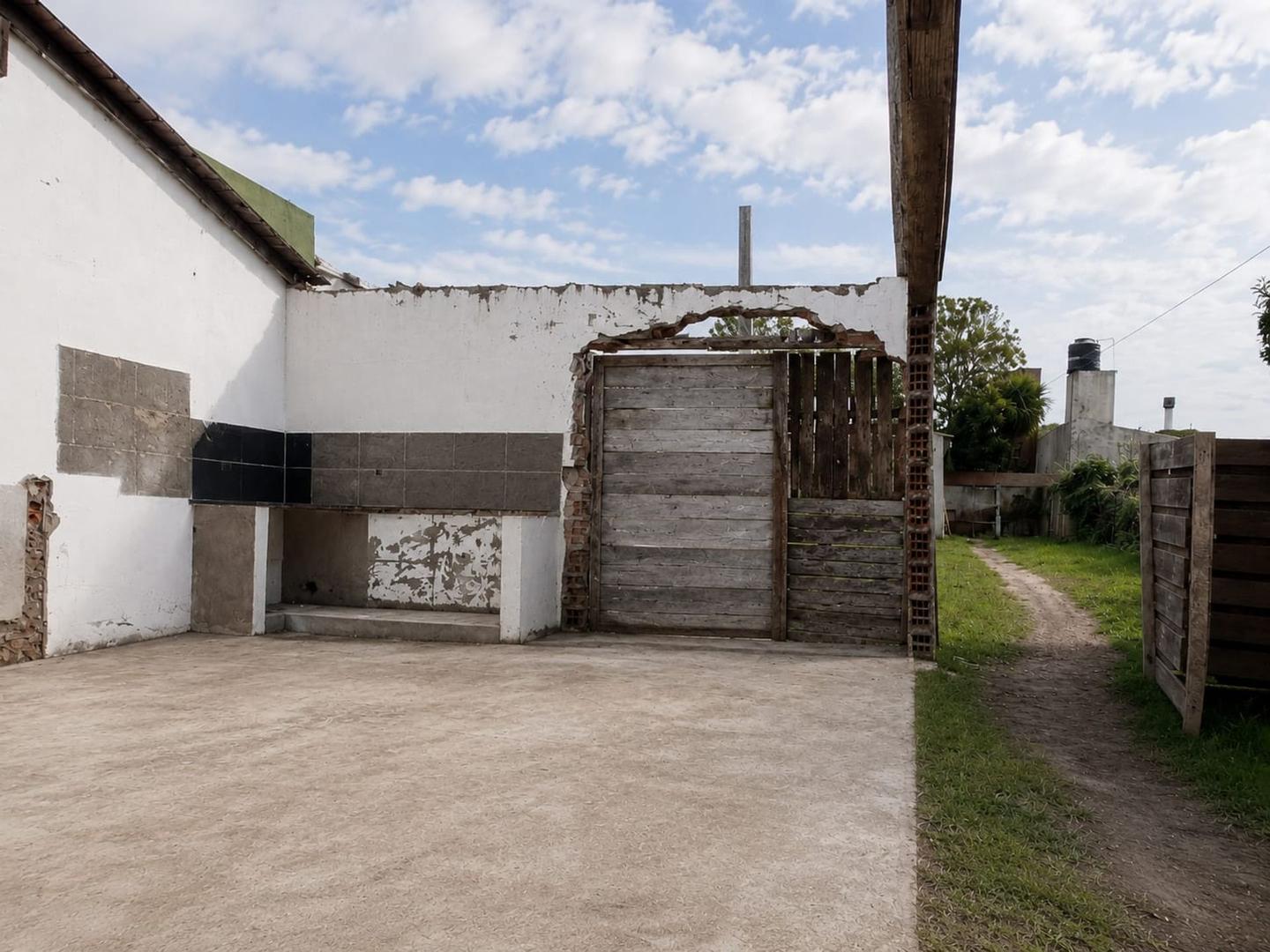 Casa 3 ambientes con 1 baño