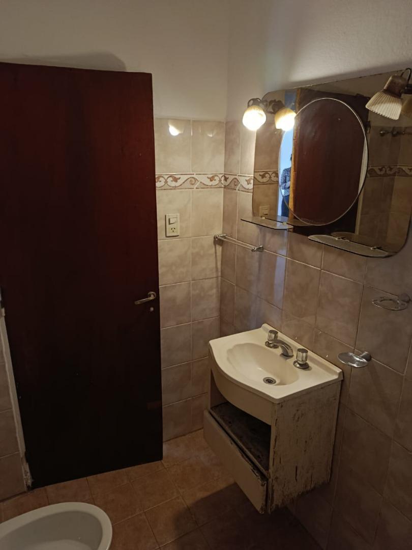 Casa en Alquiler con 1 cochera