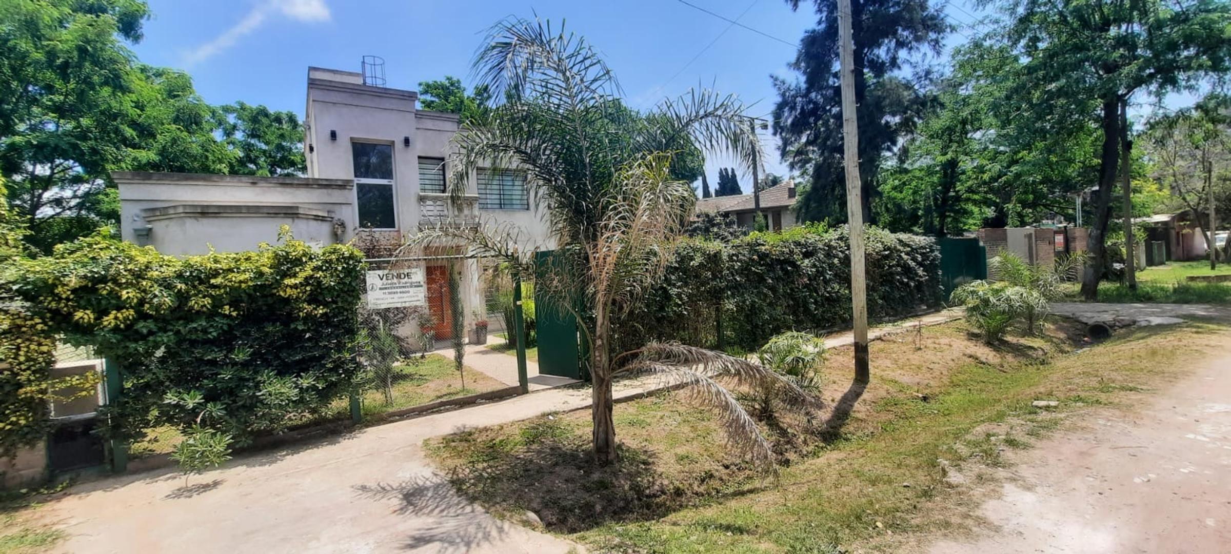 Casa 3 ambientes con 2 baños