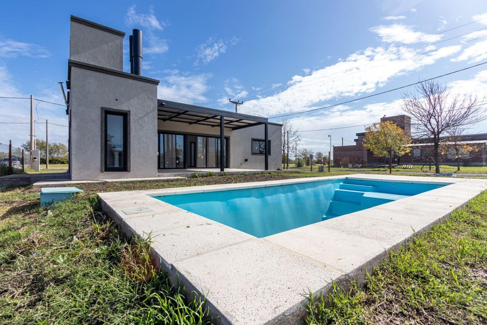 ALQUILER  CASA EN ROLDÁN CON PILETA