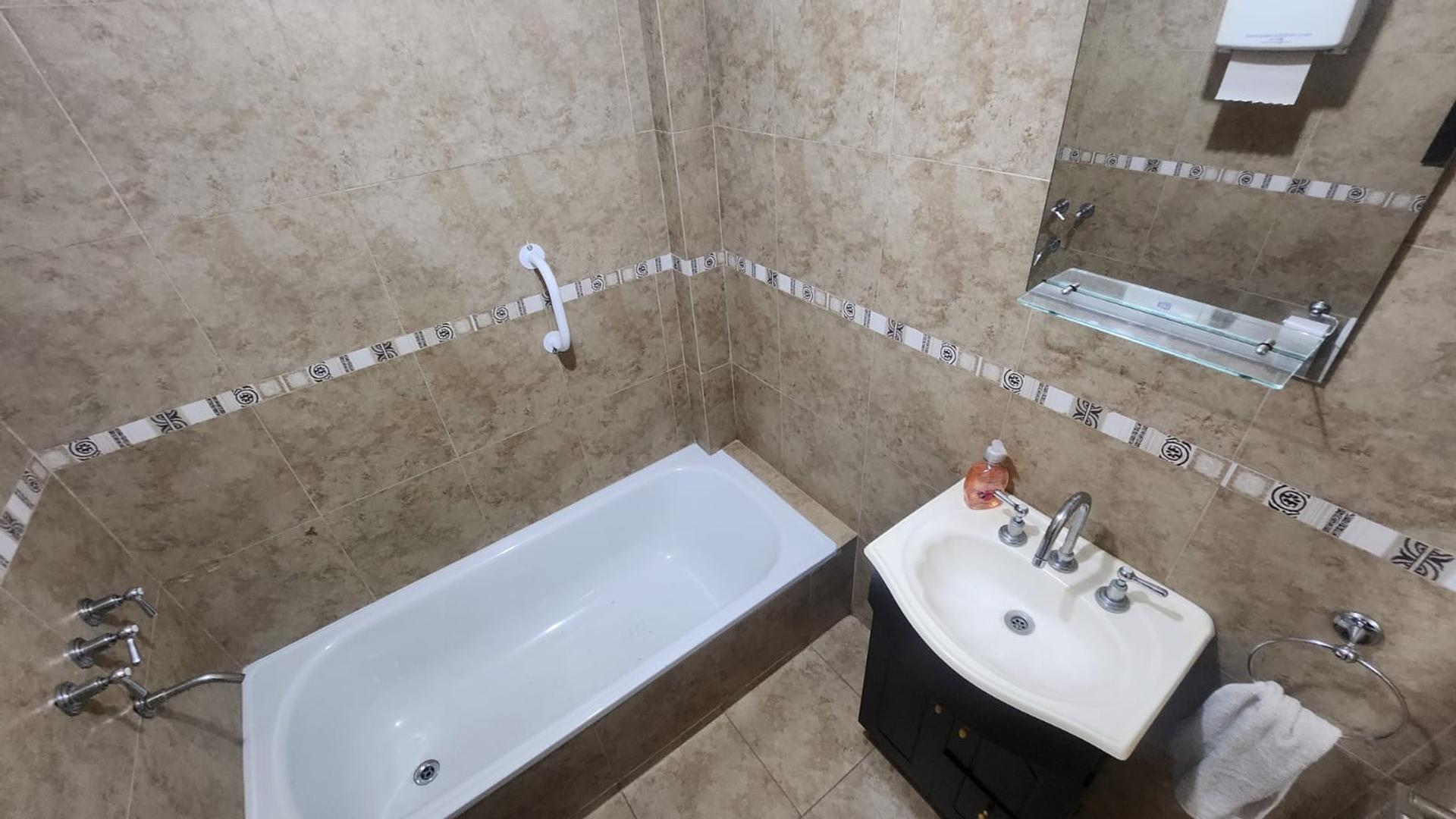 Monoambiente en en centro de Banfield