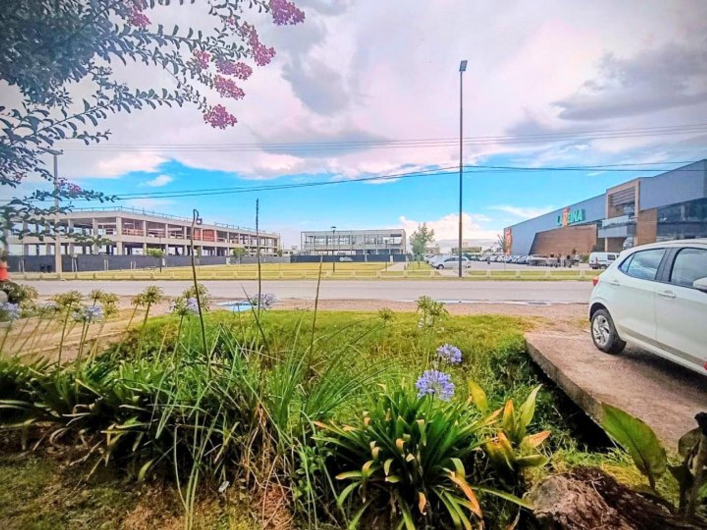 Av. Arturo Illia 600 , Piso 0